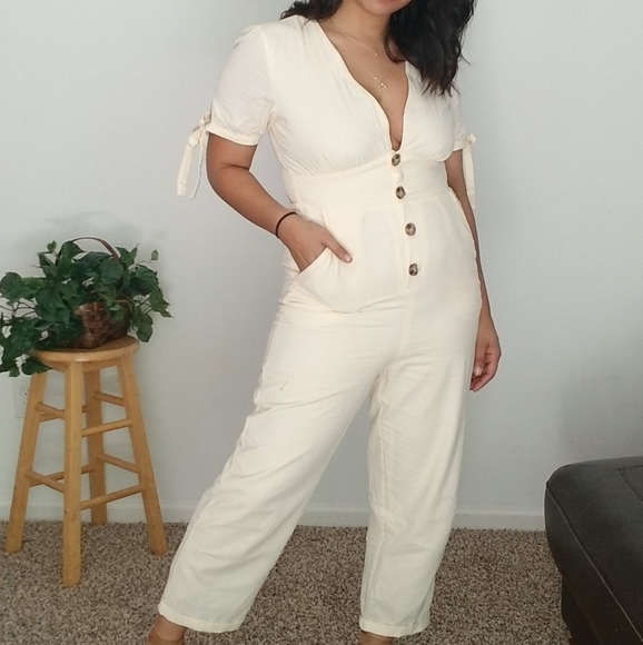 CREAM BUTTON DOWN JUMPSUIT - Picture 2 of 5